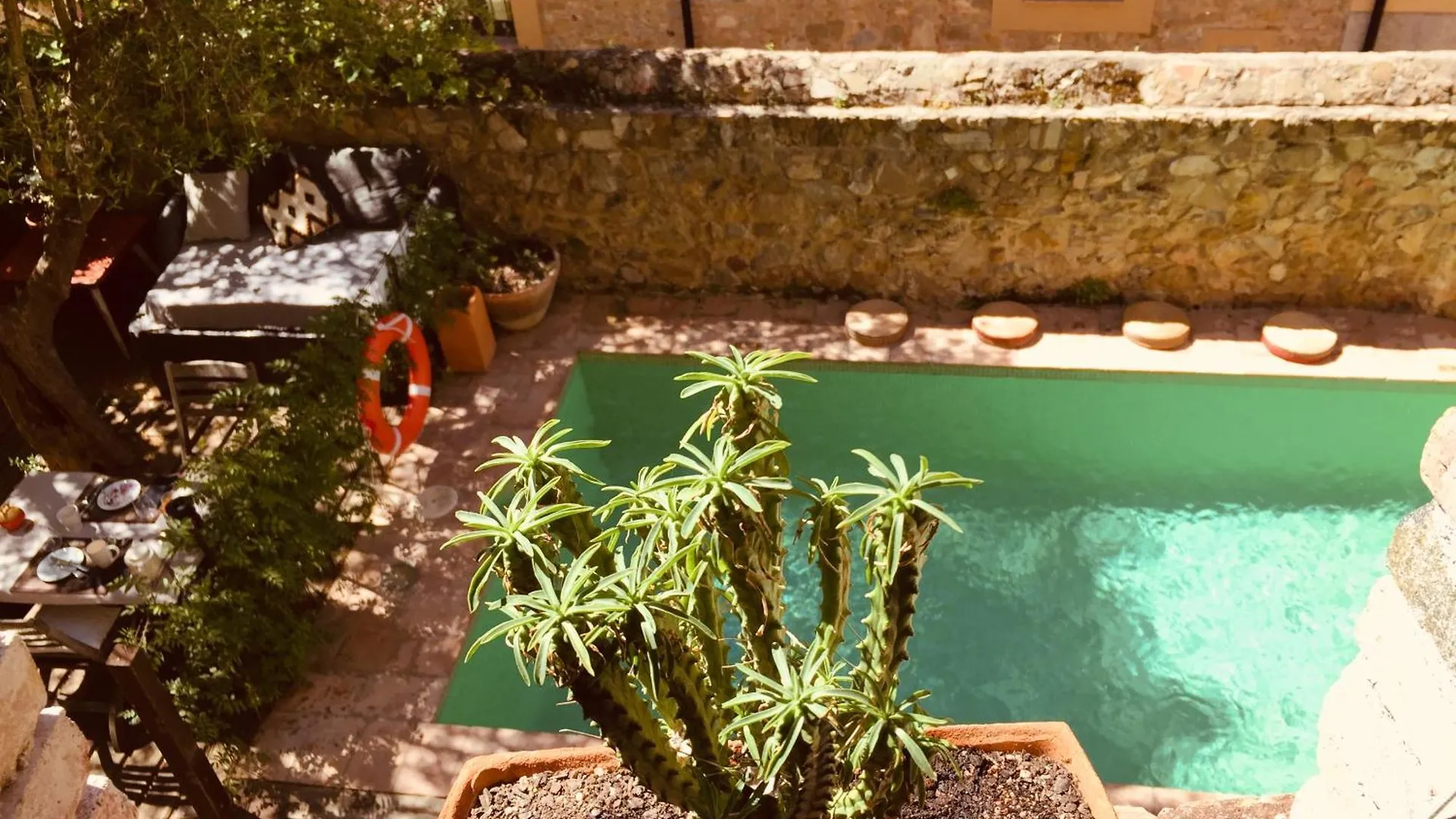 Bed and Breakfast Casa Migdia à Sant Jordi Desvalls Espagne