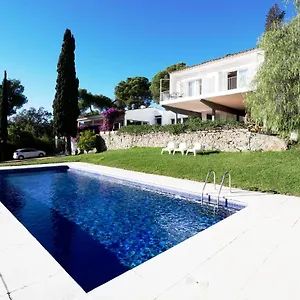Cala Castell Suites Pensión