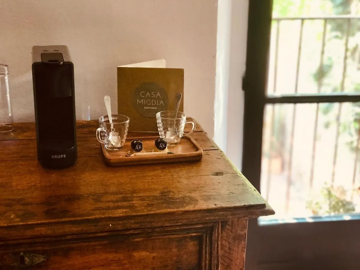 Casa Migdia Bed & Breakfast Sant Jordi Desvalls 3*,