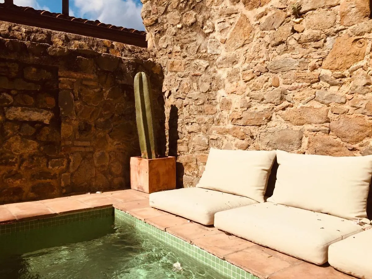 Casa Migdia Bed & Breakfast Sant Jordi Desvalls 3*,