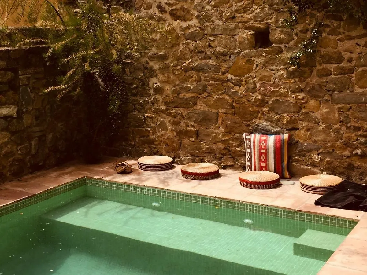 Casa Migdia Bed & Breakfast Sant Jordi Desvalls 3*,  Spain